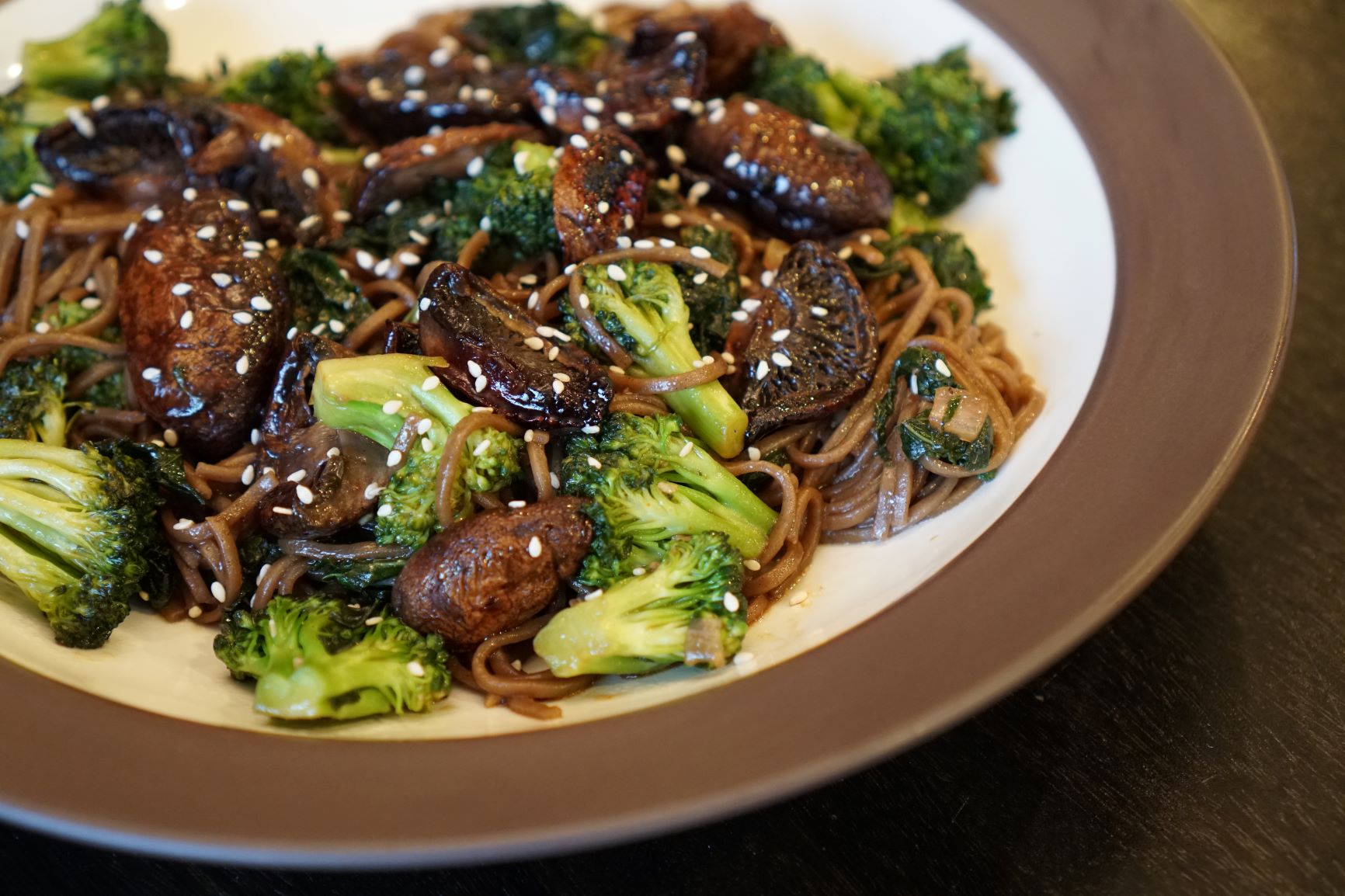 Roasted Mushrooms and Broccoli Soba Noodles