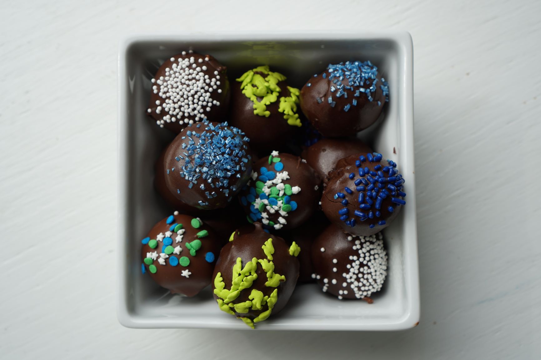 Chocolate Cake Balls (Egg-free Version!)